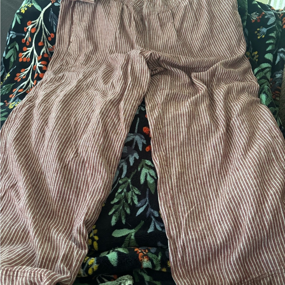 Old Navy Wide-Leg Striped Linen-Blend Pants in Mauve and White